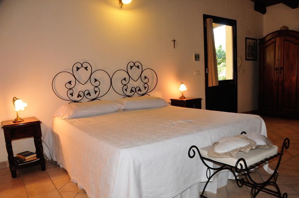 Alba Bed & Breakfast เมเลนดูญโญ ภายนอก รูปภาพ