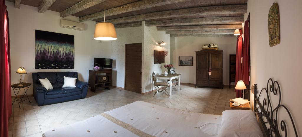 Alba Bed & Breakfast เมเลนดูญโญ ภายนอก รูปภาพ