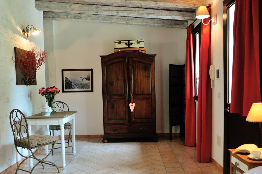 Alba Bed & Breakfast เมเลนดูญโญ ภายนอก รูปภาพ